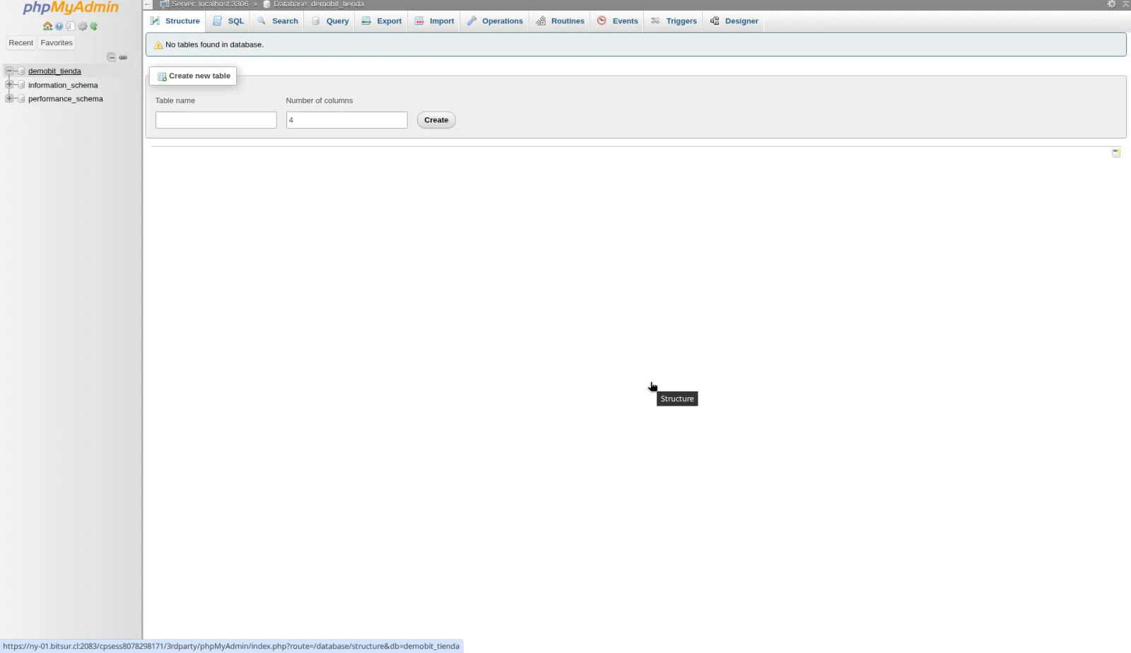 phpMyAdmin con la lista de bases a la izquierda y el panel principal de la base de ejemplo.