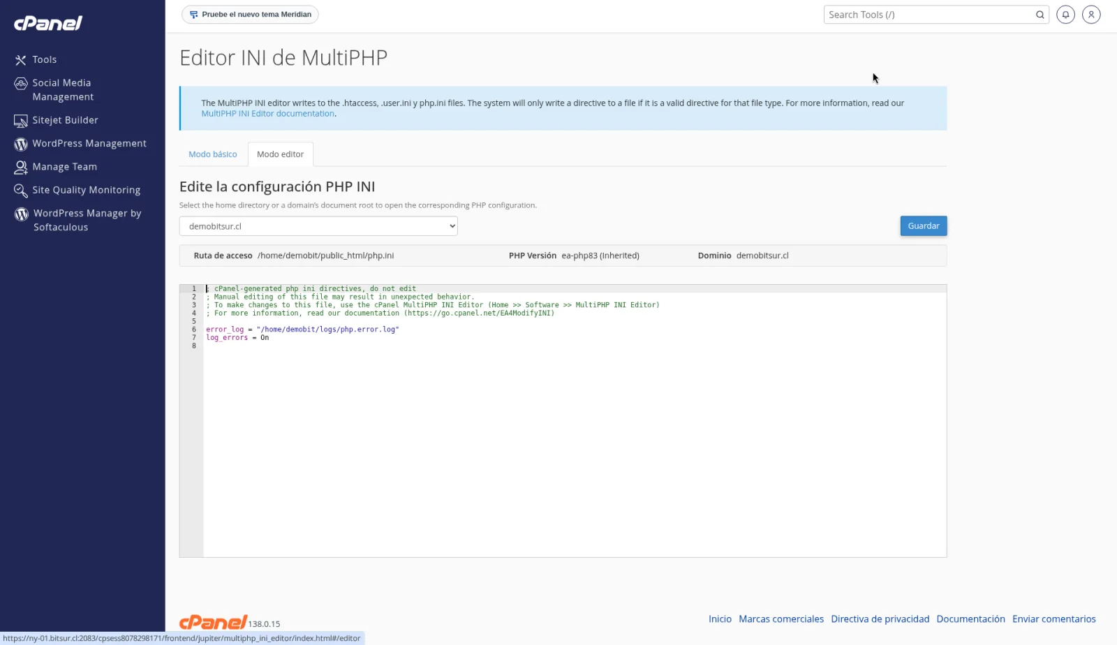 Editor INI de MultiPHP en Modo editor, con el contenido de la configuración PHP del dominio.