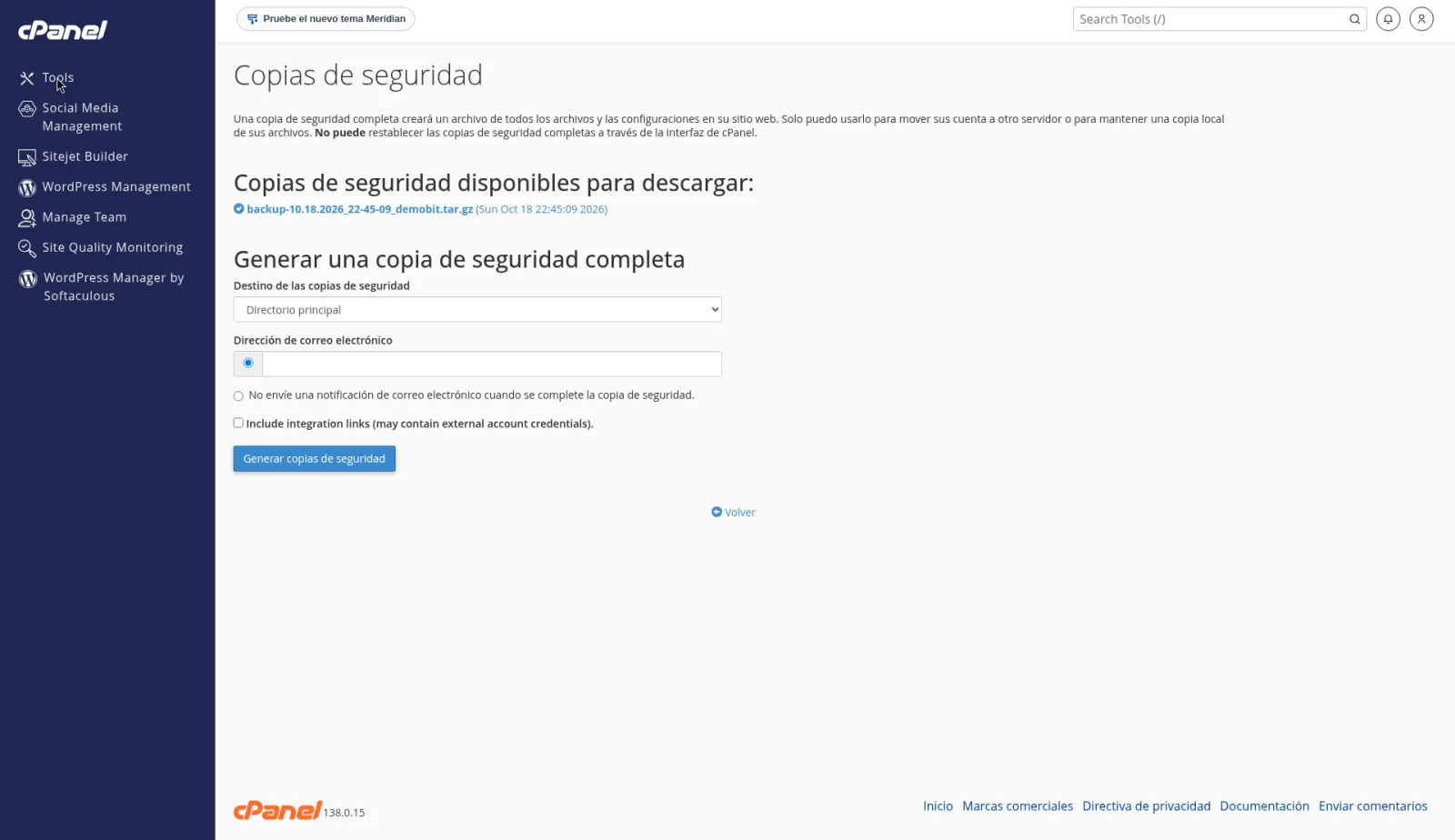 Lista de copias de seguridad completas disponibles para descargar después de generar una en el directorio principal.