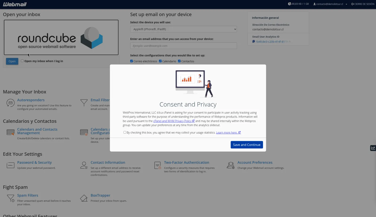 Selector de webmail con Roundcube marcado y el aviso Consent and Privacy por encima, con Save and Continue.